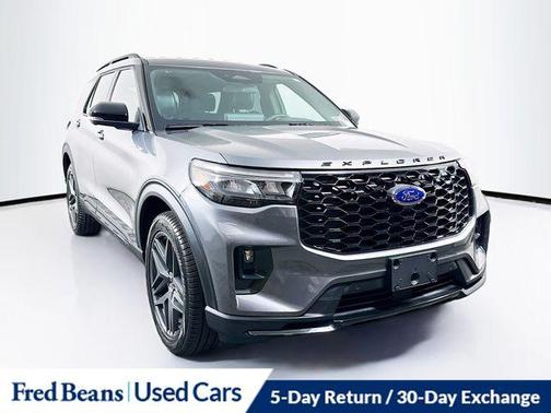 Carbonized Gray Metallic 2026 Ford Explorer ST-Line