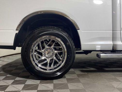 Photo 4 of 41 of 2016 RAM 1500 Big Horn