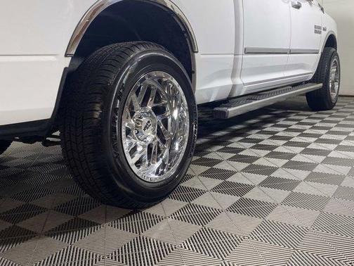 Photo 3 of 41 of 2016 RAM 1500 Big Horn