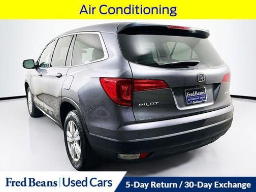 Modern Steel Metallic 2016 Honda Pilot LX