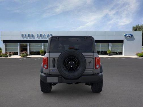 Carbonized Gray Metallic 2026 Ford Bronco Big Bend