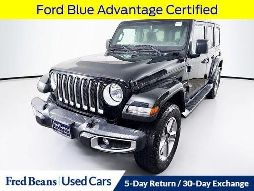 Black Clearcoat 2022 Jeep Wrangler Unlimited Sahara