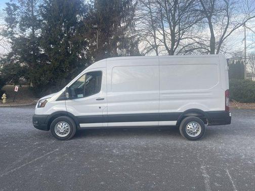 2025 Ford Transit-250 148 WB Medium Roof Cargo