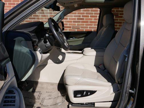2020 Cadillac Escalade Luxury