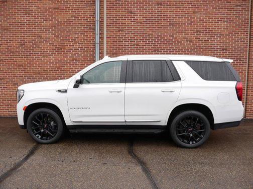 2022 GMC Yukon SLT