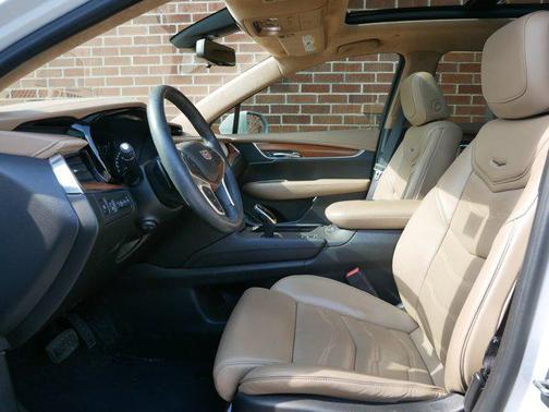 2017 Cadillac XT5 Platinum