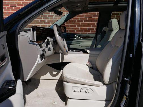 2023 Cadillac Escalade ESV Sport Platinum