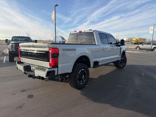 2025 Ford F-350 PLATINUM