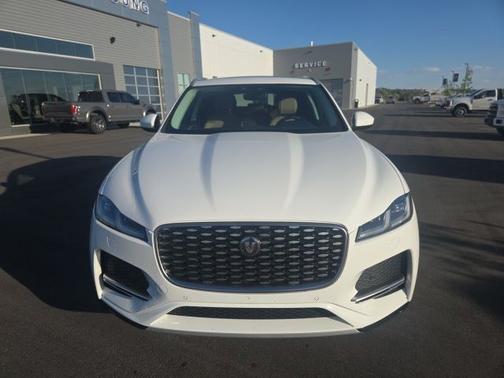 Fuji White 2023 Jaguar F-PACE P250 S