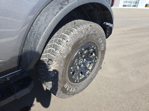 CARBONIZED GRAY METALLIC 2024 Ford Bronco WILDTRAK