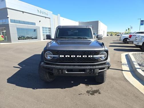 CARBONIZED GRAY METALLIC 2024 Ford Bronco WILDTRAK