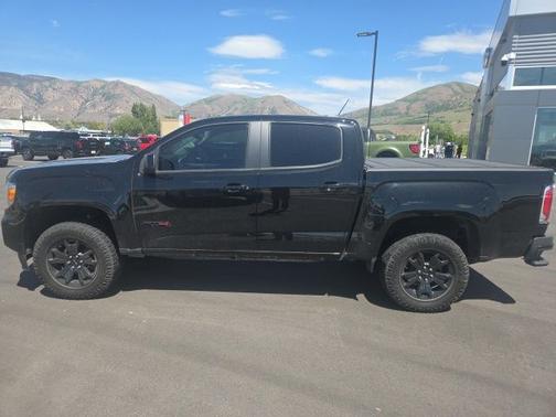 Onyx Black 2022 GMC Canyon AT4