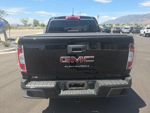 Onyx Black 2022 GMC Canyon AT4