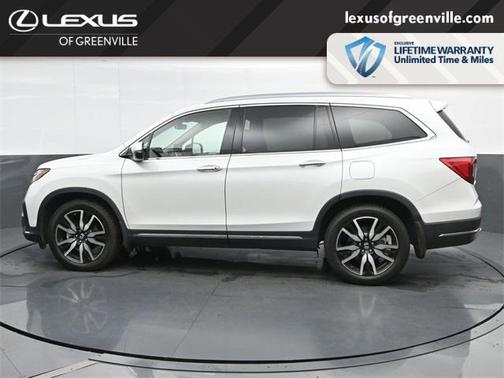 2022 Honda Pilot Touring 8-Passenger