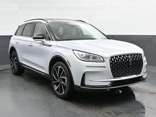 Crystal White Metallic Clearcoat 2025 Lincoln Corsair Reserve