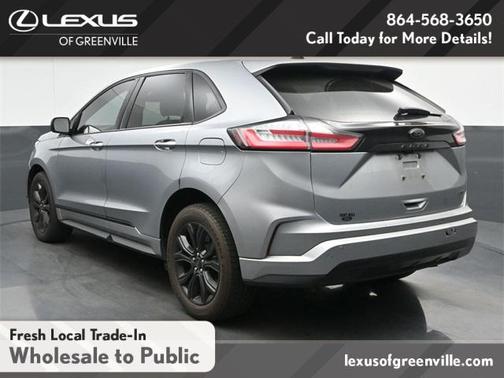 2022 Ford Edge SE