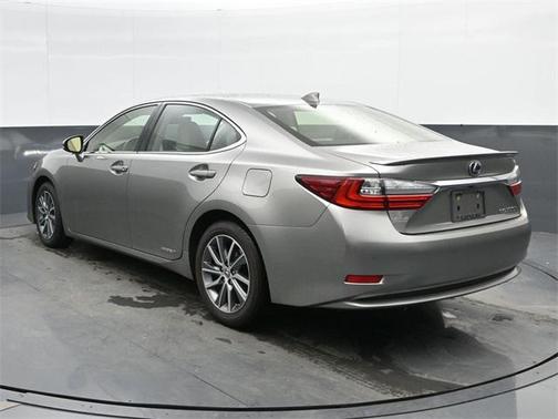 2018 Lexus ES 300h Base