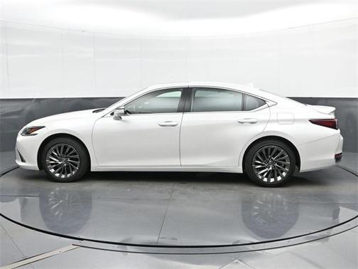 2024 Lexus ES 300h Ultra Luxury