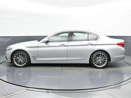2017 BMW 540 540i
