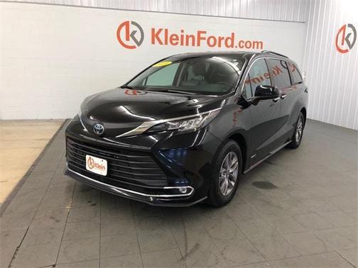 2021 Toyota Sienna XLE