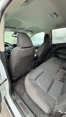 Summit White 2022 Chevrolet Colorado LT