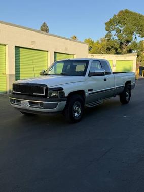 Bright White Clear Coat 1999 Dodge Ram 2500 SLT
