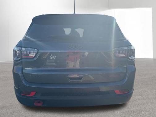 Granite Crystal Clearcoat Metallic 2023 Jeep Compass Trailhawk