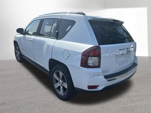 Bright White Clearcoat 2016 Jeep Compass Latitude
