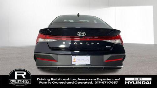 2025 Hyundai ELANTRA HEV SEL