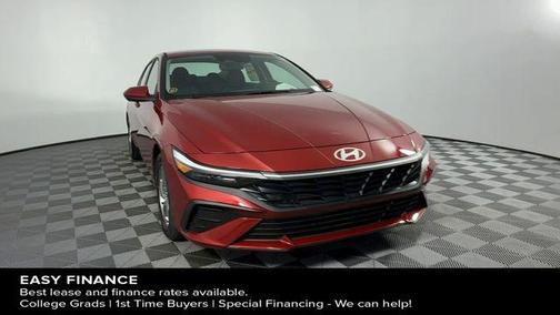 2025 Hyundai ELANTRA SE