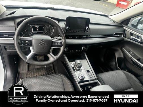 2022 Mitsubishi Outlander ES
