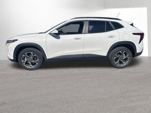 Summit White 2024 Chevrolet Trax LT