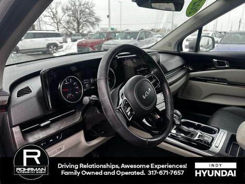 2024 Kia Carnival EX