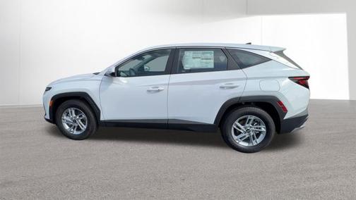 White Pearl 2026 Hyundai TUCSON SE