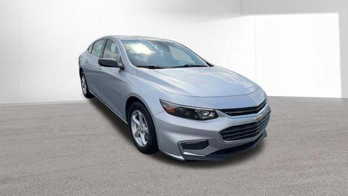 Silver Ice Metallic 2018 Chevrolet Malibu LS