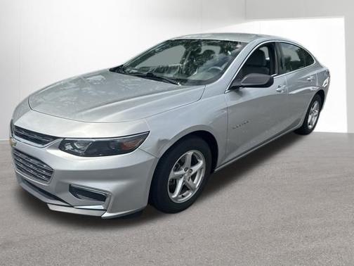 Silver Ice Metallic 2018 Chevrolet Malibu LS