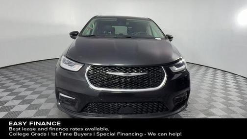 2023 Chrysler Pacifica Touring-L