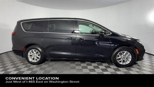 2023 Chrysler Pacifica Touring-L