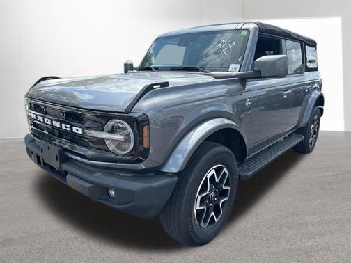 Carbonized Gray Metallic 2023 Ford Bronco Outer Banks