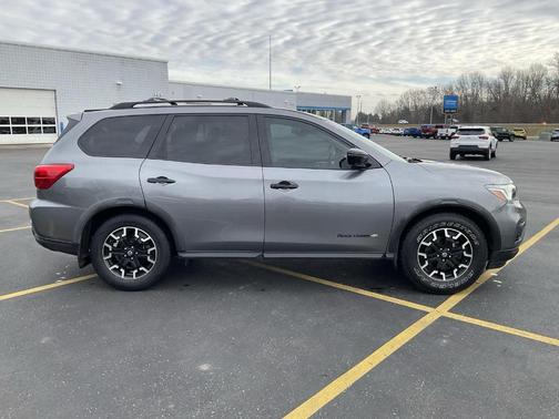 2019 Nissan Pathfinder SL