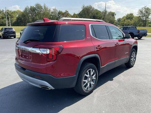 2023 GMC Acadia SLT