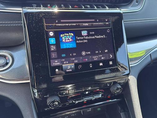 Metallic 2023 Jeep Grand Cherokee Altitude