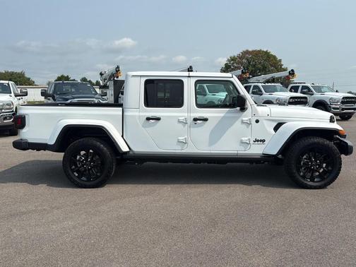 2025 Jeep Gladiator Sport