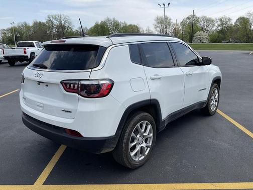 2024 Jeep Compass Latitude Lux