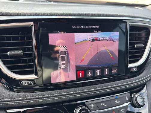 2025 Chrysler Pacifica Hybrid Select