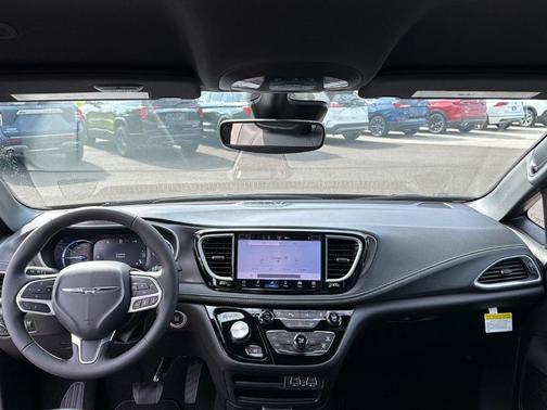 2025 Chrysler Pacifica Hybrid Select