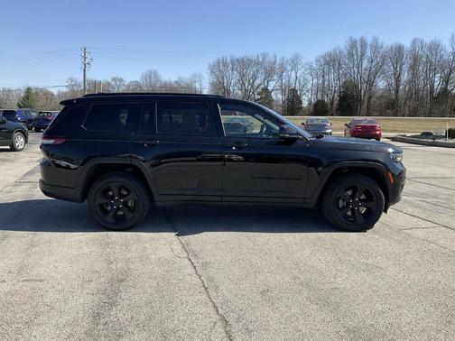 2022 Jeep Grand Cherokee L Laredo