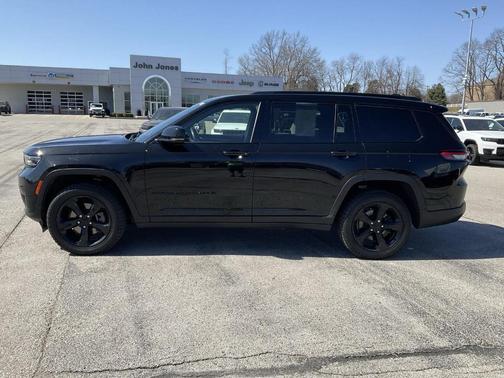 2022 Jeep Grand Cherokee L Laredo