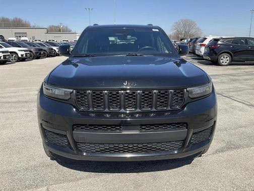 2022 Jeep Grand Cherokee L Laredo