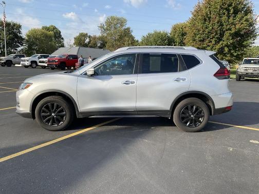 2018 Nissan Rogue SV